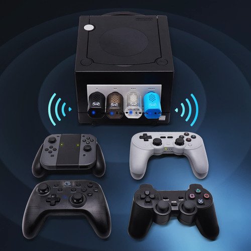 adaptador bluetooth bitfunx conectado a consola nintendo gamecube para controles inalámbricos ps4 ps5 xbox switch