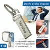 Memoria USB Servitae de 1TB con diseño de llavero, ideal para almacenamiento portátil de archivos y datos importantes