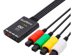 Adaptador inalámbrico para Dreamcast con 4 puertos bluetooth, permite conectar múltiples mandos sin cables